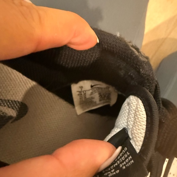 Nike Dunks low Black and White Sneakers - Picture 8 of 8